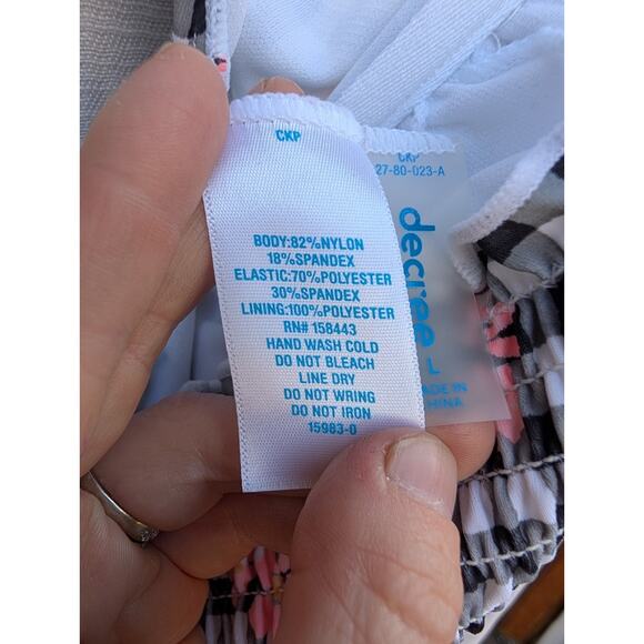 Decree Women's Plaid Check One Piece Swimsuit Sz L Floral Smocked Cut Out Ruffle - Picture 4 of 5